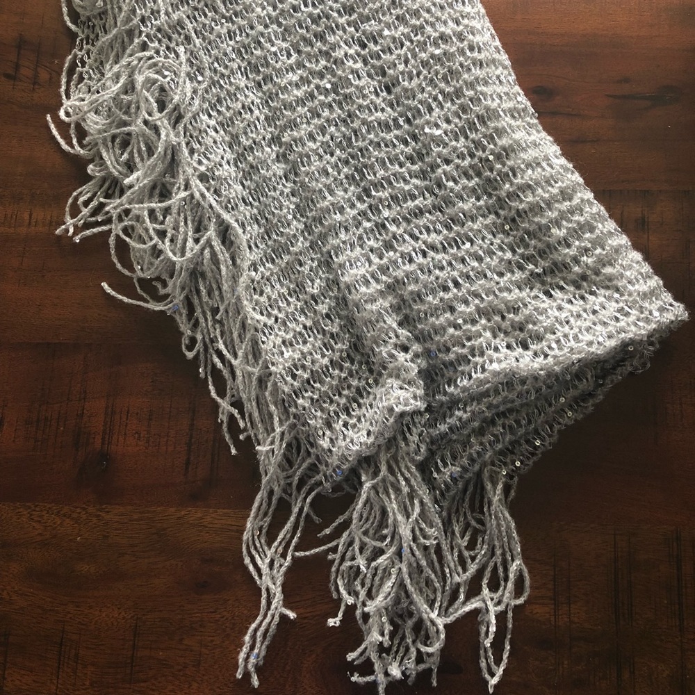 Grey circle scarf